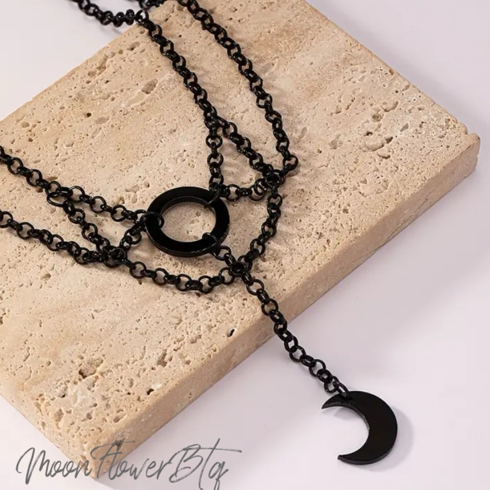 Gothic Crescent Moon Pendant Choker Necklace - Picture 3 of 7